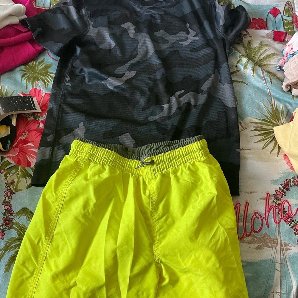 Old navy boys outfit swim shorts brand new